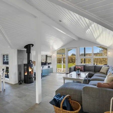 Holiday home Halona - 400m From The Sea By Interhome Hjorring