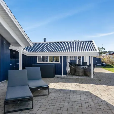 Halona - 400m From The Sea By Interhome *